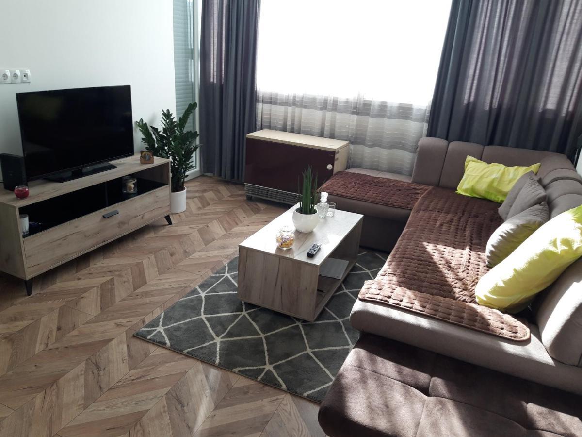 Stan Na Dan Simikic Apartment Bijeljina Exterior photo
