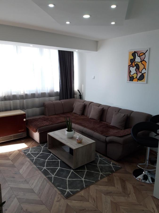 Stan Na Dan Simikic Apartment Bijeljina Exterior photo